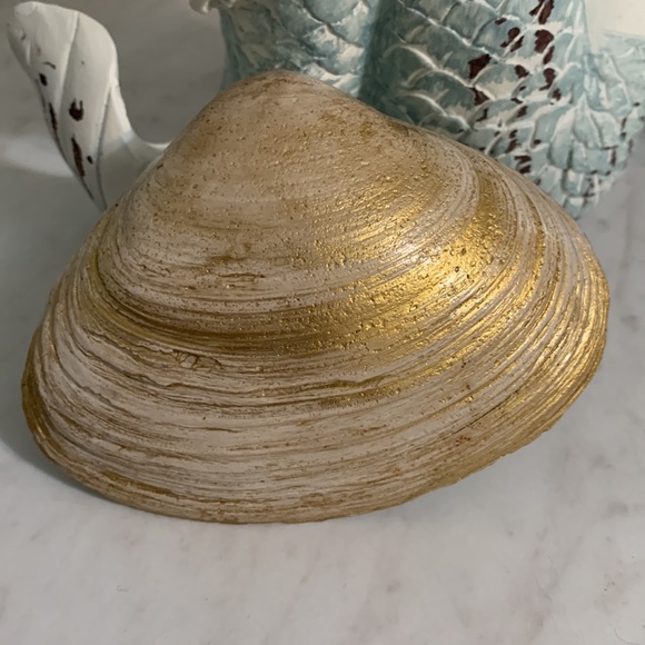 Homemade Ocean Breeze Scented Seashell Candle - Picture 3 of 9